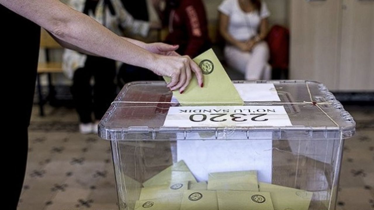MHP’liler Anayasa’yı hatırlatmış: Seçim ertelenemez
