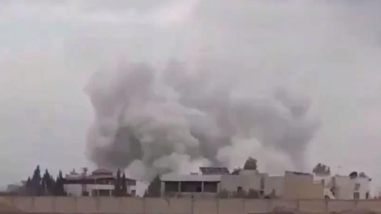 İsrail Suriye'nin başkenti Şam'a saldırdı! İşte bölgeden ilk görüntüler...