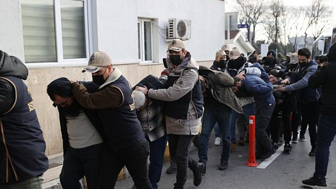 İstanbul'da MİT ve polisten DEAŞ operasyonu: Kilise saldırısıyla ilgili 17 şüpheli tutuklu!