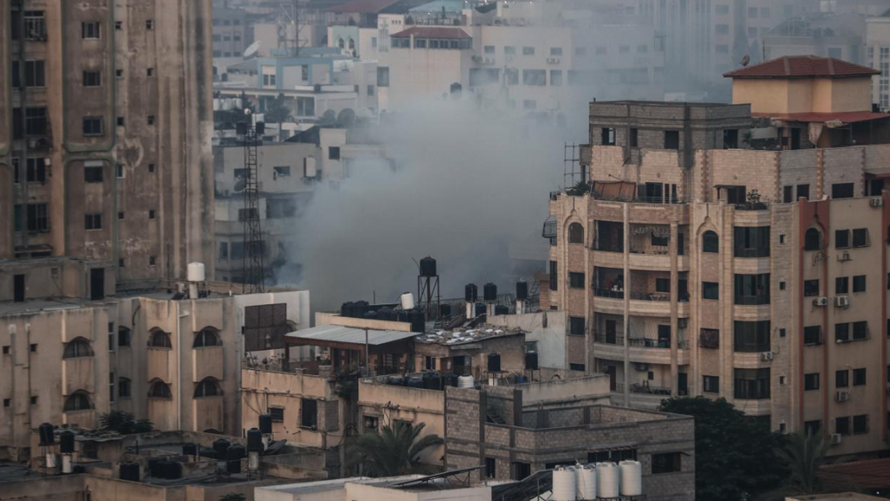 İsrail,  Aksa Üniversitesi'ni bombaladı