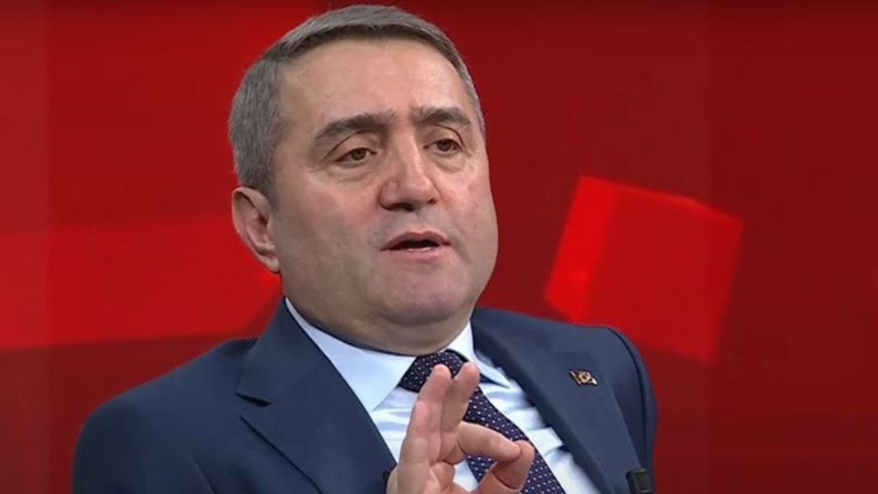 Selim Temurci Murat Kurum'a destek verdi. Özcan'dan tepki geldi: 'İlk seçimde CHP'yi sattınız'