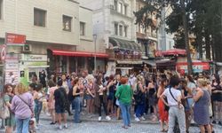 Kadıköy'de 19 yaşında engelli kadının tecavüze uğraması Yeldeğirmeni'nde protesto edildi