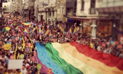 İstanbul Valiliği Onur Yürüyüşü'ndeki şiddeti 'orantılı' buldu