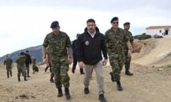 Yunanistan'dan adalarda yeni provokasyon: Askeri birimleri denetledi