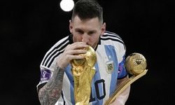 Arjantinli futbolcu Messi, milli formayı giymeye devam edeceğini açıkladı