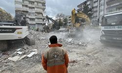 Fransız dergisinden Türkiye'deki depremlerle ilgili tepki çeken paylaşım