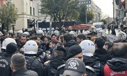Kadıköy'de, üniversite öğrencilerinin "uzaktan eğitim" protestosuna polis müdahalesi: 23 gözaltı