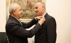 MHP’den istifa etmişti, rozetini Kılıçdaroğlu taktı
