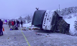 Erzincan'da yolcu otobüsü faciası... 2 ölü, 21 yaralı