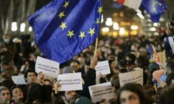 Gürcistan'da protestolara yol açan 'yabancı ajan' yasa tasarısı geri çekilecek