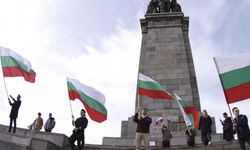 Sofya'daki Sovyet anıtının kaldırılmasına karar verildi