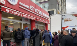 Cumhuriyet, İstanbul'daki ucuz et kuyruğuna giren yurttaşlarla konuştu: Hayat pahalı