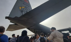 Sudan'a inen Türk tahliye uçağına ateş açıldı