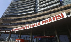 CHP’de yenilenme: Parti içi tartışmalar yemin sonrasına bırakıldı, Özgür Özel grup başkanı oluyor