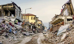 Depremde evleri yıkılan yurttaşlara yapılacak konutların ihaleleri kâr kapısı oldu