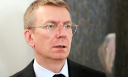 Letonya'da LGBT Üyesi  olan Cumhurbaşkanı göreve başladı