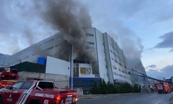 Arnavutköy'de Sanayi Bölgesinde Fabrika Yangını!