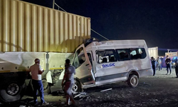 Gaziantep'te İşçi Servisi Tır’a çarptı: 1 ölü,7 yaralı