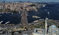 İstanbul Galata Köprüsü tek yönlü trafiğe kapatıldı