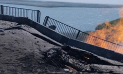 Ukrayna ordusu, Herson'u Kırım'a bağlayan köprüyü vurdu