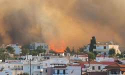 Yunanistan'da alevlerle savaş! Dedeağaç'ta patlama anı!