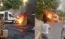 İstanbul Ümraniye'de servis minibüsü yandı!