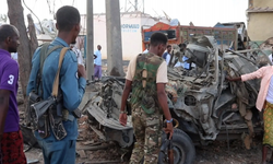 Somali'de bombalı araçla saldırıda 10 kişi can verdi!
