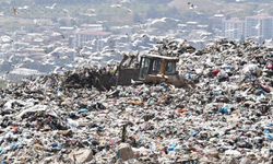 Gazze'de Çöplerin Toplanmaması Hastalığa Yol Açıyor!