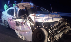 Hatay'da Otomobil Kamyona Arkadan Çarptı: 2 Ölü!