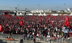 İstanbul'da Büyük Filistin Mitingi Başladı, Binlerce Kişi Filistin'e Destek İçin Toplandı