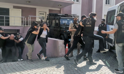 İzmir'de Örgüt Üyeliğinden Gözaltına Alınan 3 HDP'li Adliyede!