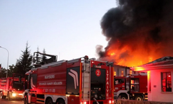 Kayseri'de Fabrika Yangını: Dumanlar Gökyüzünü Kapladı!