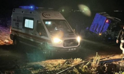 Şanlıurfa'da Feci Kaza! Kamyonetler Çarpıştı 20 Yaralı!