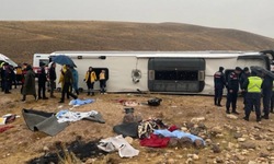 Sivas'ta Yolcu Otobüsü Devrildi: 7 Ölü, 40 Yaralı!
