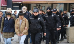 "Eskişehir'de Terör Şüphelileri Adliyeye Sevk Edildi: 5'i Tutuklandı"