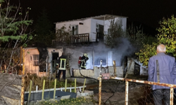 Kayseri'de 2 Katlı Evde Çıkan Yangın İtfaiye Tarafından Söndürüldü