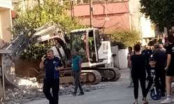 Yer Adana! 6 Şubat Depreminde Hasar Gören Ev Yıkılmadı! Adeta Parçalandı!