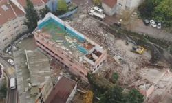 Bursa depreminin ardından yetkililerin müdahalesiyle tarihi okul yıkıldı