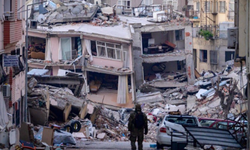 Depremde 42 kişinin hayatını kaybettiği binayla ilgili tüyler ürperten gerçek!