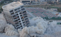 Hatay'da depremin çarptığı dinamitle patlayan 10 katlı bina kağıt gibi çöktü