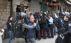 İsrail Gazetecilere Saldırdı