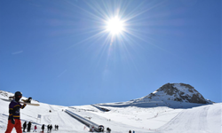 Kayak sezonu başlıyor: Kartalkaya'da kar 50 santimetreye ulaştı