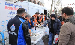 Sultangazi'de vatandaşlara 3 buçuk ton balık dağıtıldı