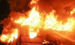 Zeytinburnu'nda Korkunç Yangın: Ocakta Unutulan Yağ Alev Aldı, Su Dökülünce Büyüyen Yangında Bir Kişi Ölümden Döndü