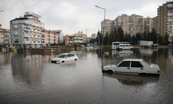 Antalya'daki şiddetli yağışlarda 3 bin 862 binada su baskını oldu