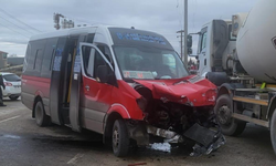 Eskişehir'de Minibüs Vidanjörle Çarpıştı: 12 yaralı!