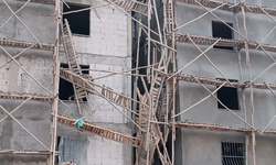 Gaziantep'te İnşaat İskelesi Çöktü: 1 İşçi Hayatını Kaybetti, 2 İşçi Yaralandı