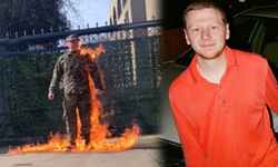 Amerikalı asker İsrail büyükelçiliği önünde kendini ateşe verdi!