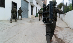 İsrail, Batı Şeria'da 20 Filistinliyi gözaltına aldı