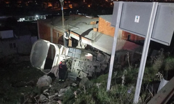 Balıkesir'de freni boşalan kamyon eve girdi: 2 kişi hayatını kaybetti